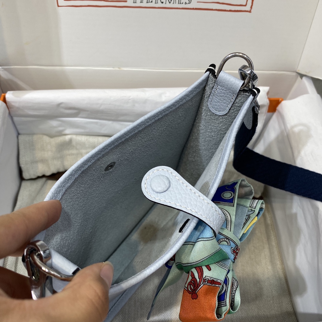 에르메스 미니 에블린16 블루페일 금장